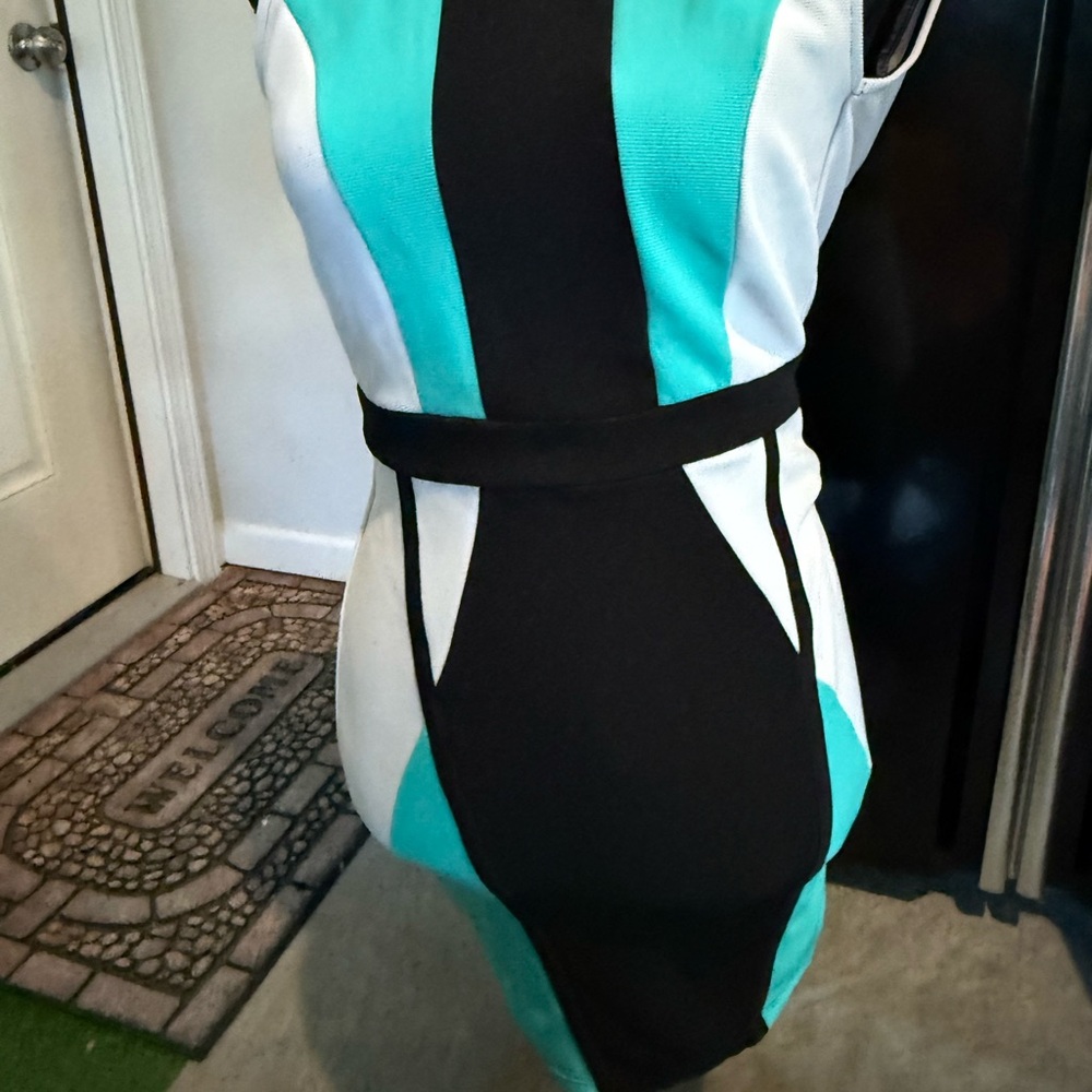 Stylish Teal and Black Colorblock Dress p44 - Picture 2 of 4